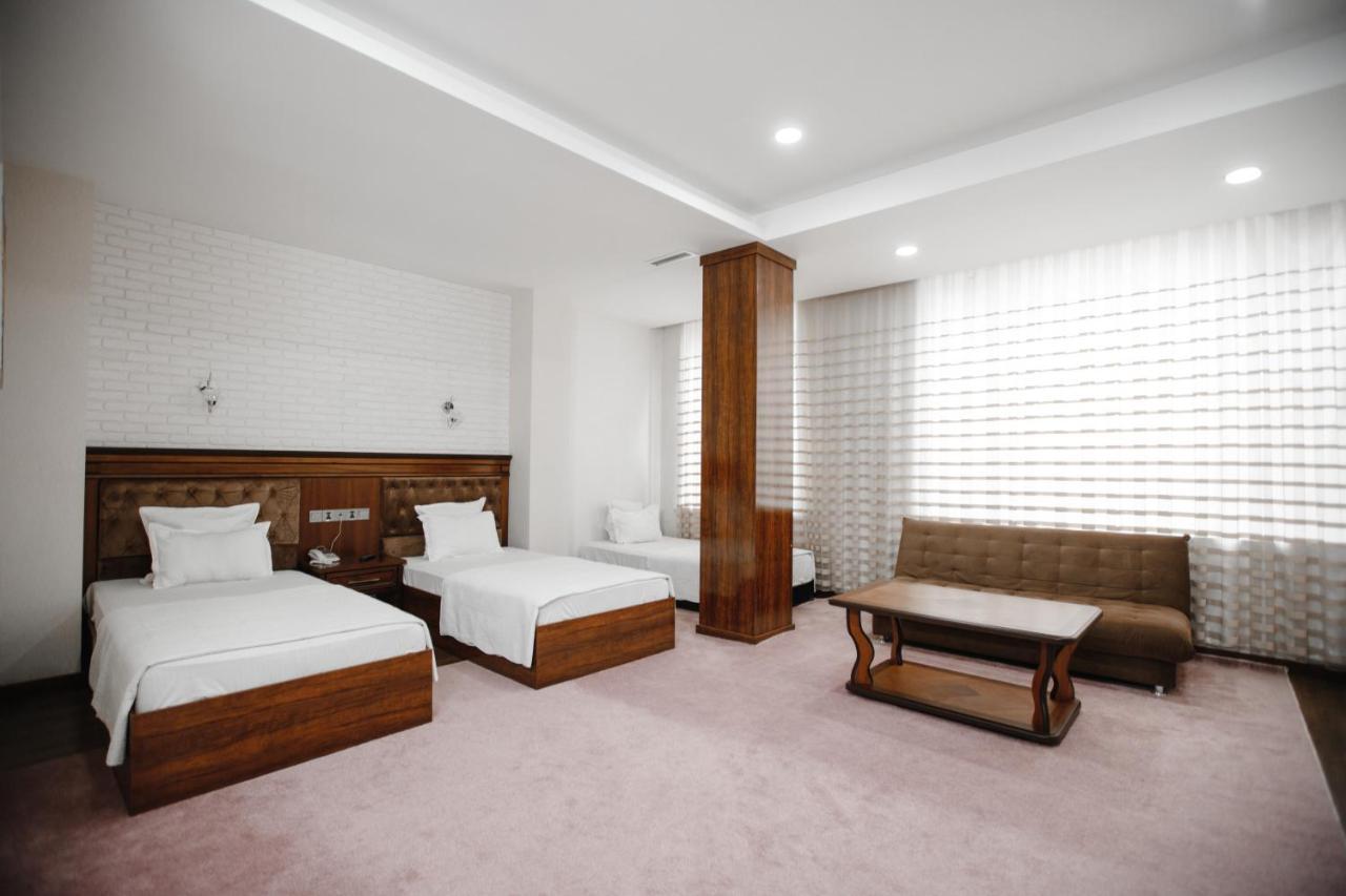 Shedevr Plaza Hotel นามางกาน ภายนอก รูปภาพ