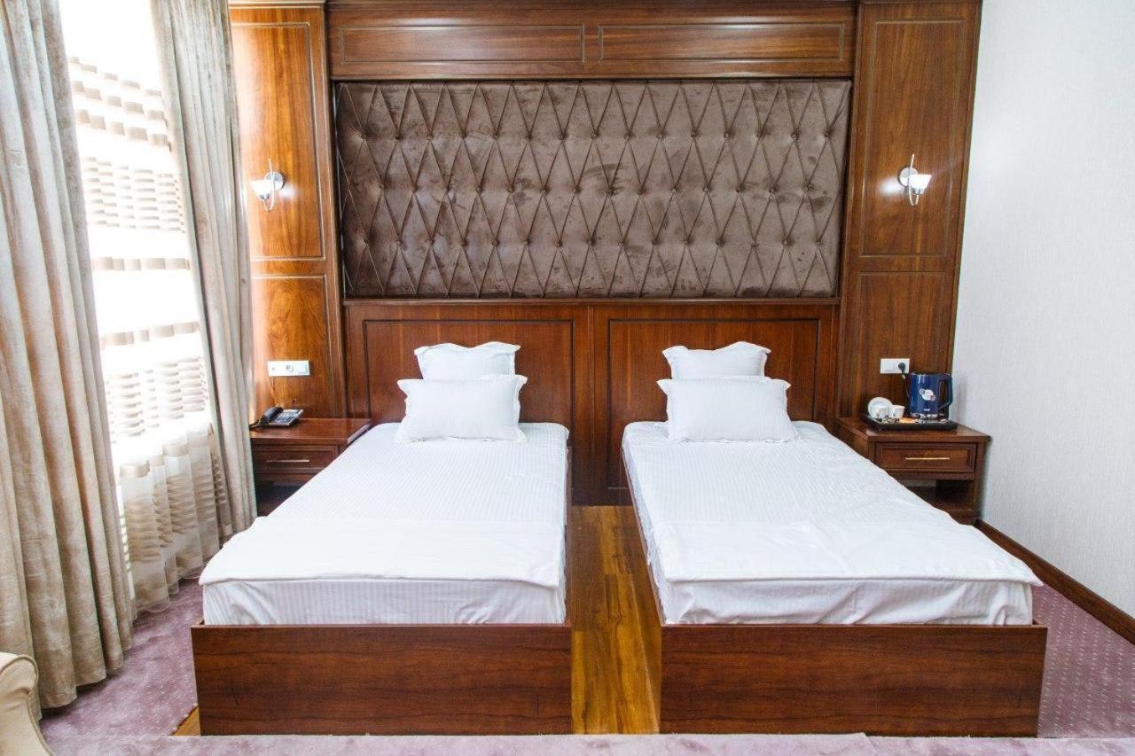 Shedevr Plaza Hotel นามางกาน ภายนอก รูปภาพ