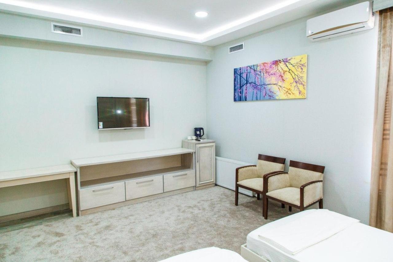 Shedevr Plaza Hotel นามางกาน ภายนอก รูปภาพ