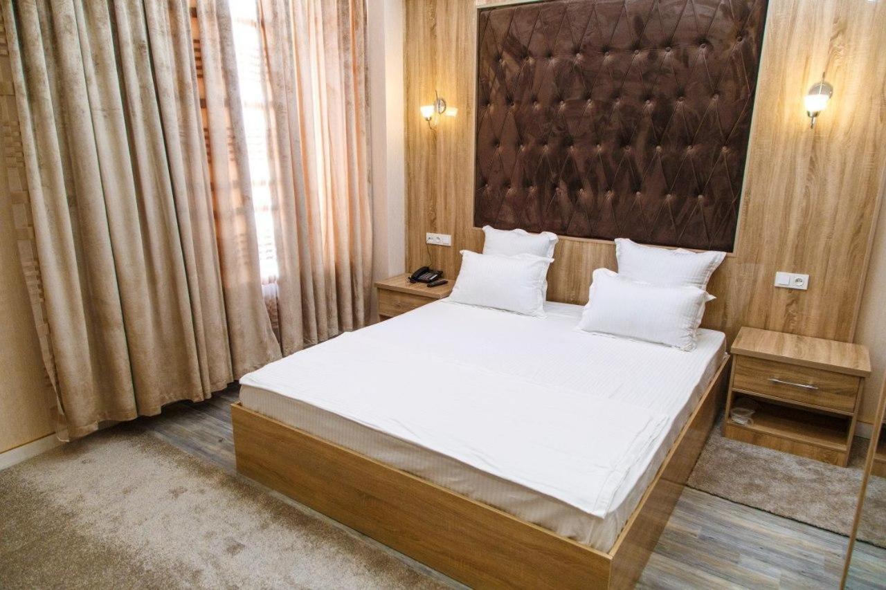 Shedevr Plaza Hotel นามางกาน ภายนอก รูปภาพ