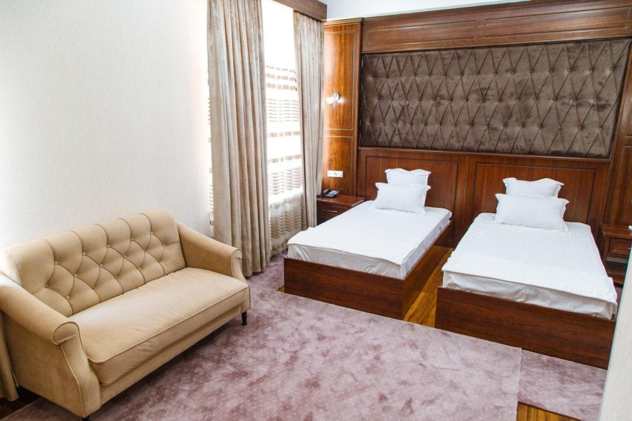 Shedevr Plaza Hotel นามางกาน ภายนอก รูปภาพ