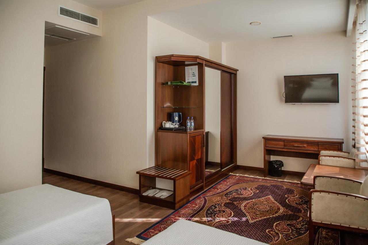 Shedevr Plaza Hotel นามางกาน ภายนอก รูปภาพ